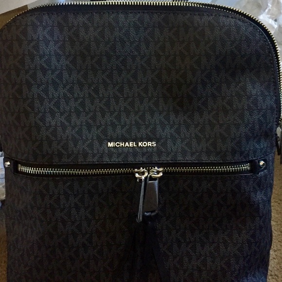 Michael Kors Handbags - Michael Kors Signature Backpack 🎒